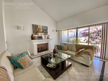 Hermosa Casa con Piscina -Zona Cerro - Categoría!