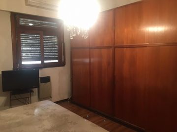 CASA DE TRES PLANTAS DE 254 MT2 CUBIERTOS EN LOTE PROPIO DE 8,66 X 17