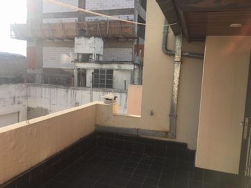 CASA DE TRES PLANTAS DE 254 MT2 CUBIERTOS EN LOTE PROPIO DE 8,66 X 17