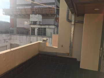 CASA DE TRES PLANTAS DE 254 MT2 CUBIERTOS EN LOTE PROPIO DE 8,66 X 17