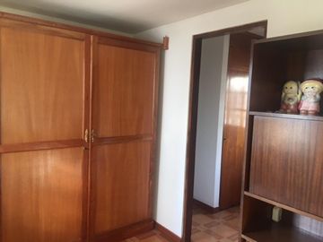 CASA DE TRES PLANTAS DE 254 MT2 CUBIERTOS EN LOTE PROPIO DE 8,66 X 17