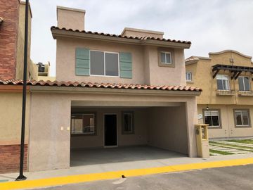 Casa residencial en pachuca dentro de fraccionamiento controlado
