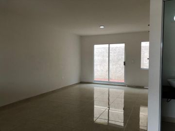 Casa residencial en pachuca dentro de fraccionamiento controlado