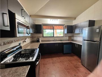 VENTA CASA CON VISTA AL MAR Y A LA MONTAÑA  ALTOS DEL MARIA