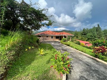 VENTA CASA CON VISTA AL MAR Y A LA MONTAÑA  ALTOS DEL MARIA