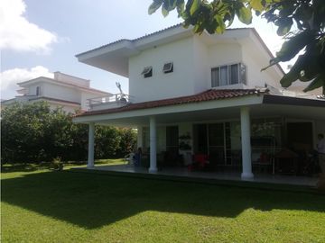 VENDE CASA CAMPESTRE