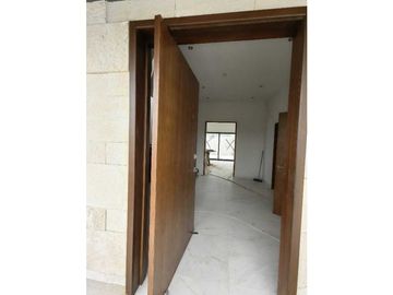 CASA EN VENTA EN CUMBRES 4o SECTOR, LLAVE EN MANO MONTERREY