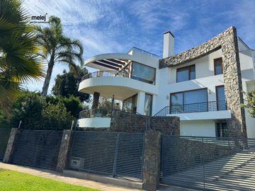 Se Vende Hermosa y Amplia Casa de Lujo, Jardín del Mar