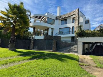 Se Vende Hermosa y Amplia Casa de Lujo, Jardín del Mar
