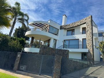 Se Vende Hermosa y Amplia Casa de Lujo, Jardín del Mar