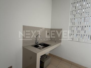 Rumah hoek cantik di cluster jasmia summarecon crown gading