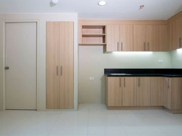 FOR SALE 1 BEDROOM CONDO UNIT IN MAKATI near RUSTANS AND GLORIETTA