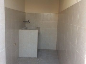 Alquilo casa en Manta en urbanización privada a tres minutos de la playa