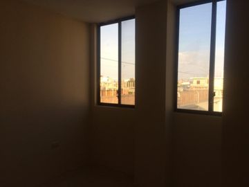 Alquilo casa en Manta en urbanización privada a tres minutos de la playa
