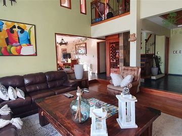 Casa en venta de 5 dorm. en Talagante