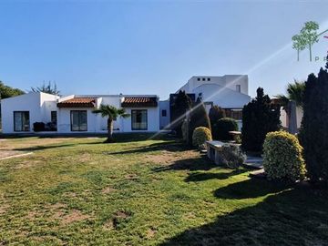 Casa en venta de 5 dorm. en Talagante
