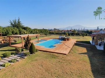 Casa en venta de 5 dorm. en Talagante