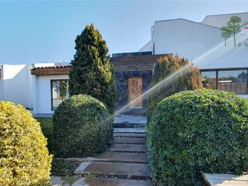 Casa en venta de 5 dorm. en Talagante