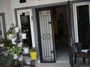 DIJUAL CEPAT RUMAH 2 LANTAI LOKASI ARIFN AHMAD DEKAT SPBU