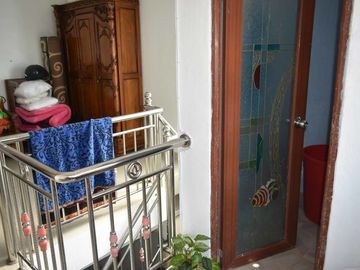 DIJUAL CEPAT RUMAH 2 LANTAI LOKASI ARIFN AHMAD DEKAT SPBU