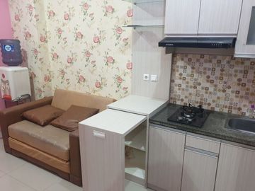 Apartemen bulanan full furnish green pramuka city wifi ready