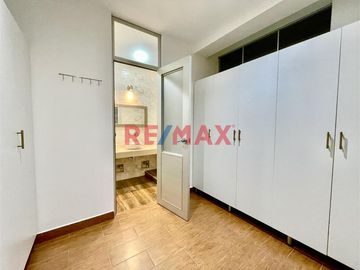 ¡4 Oficinas para tu empresa en centro de Chiclayo - zona segura!

Ubicación Prol. José Quiñones Gonzáles N 56  lote 2. Condominio Santa Isabel. Refe