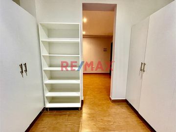 ¡4 Oficinas para tu empresa en centro de Chiclayo - zona segura!

Ubicación Prol. José Quiñones Gonzáles N 56  lote 2. Condominio Santa Isabel. Refe