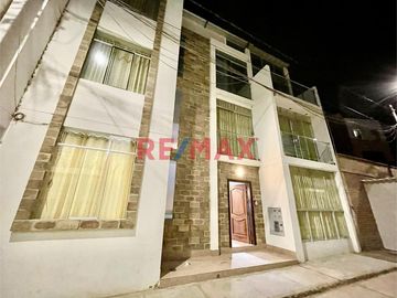 ¡4 Oficinas para tu empresa en centro de Chiclayo - zona segura!

Ubicación Prol. José Quiñones Gonzáles N 56  lote 2. Condominio Santa Isabel. Refe