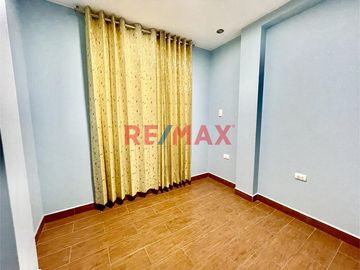¡4 Oficinas para tu empresa en centro de Chiclayo - zona segura!

Ubicación Prol. José Quiñones Gonzáles N 56  lote 2. Condominio Santa Isabel. Refe