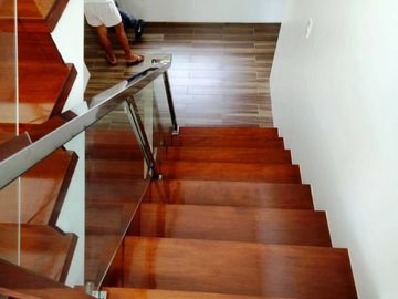Three Storey with Five Bedrooms House and Lot for Sale in H