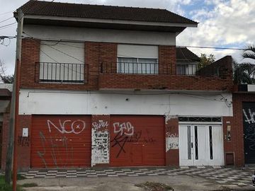 Departamento y local en VENTA Y ALQUILER sobre Alem al 1200- Monte Grande