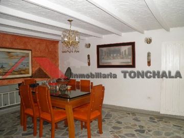 casa en venta en la riviera. Cod V10338