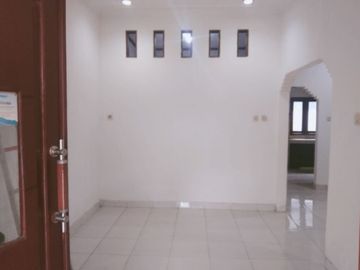 rumah second full renovasi 800jt nego dekat toll Cijago dan stasiun pondok Cina Depok