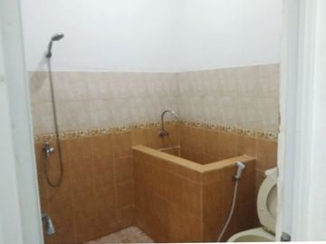 rumah second full renovasi 800jt nego dekat toll Cijago dan stasiun pondok Cina Depok