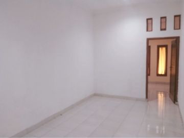 rumah second full renovasi 800jt nego dekat toll Cijago dan stasiun pondok Cina Depok