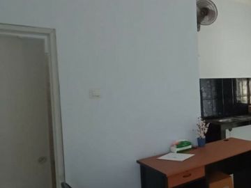 Rumah sederhana 1 lantai Bekasi Lokasi strategis pinggir jalan raya akses 2 mobil