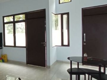 Rumah sederhana 1 lantai Bekasi Lokasi strategis pinggir jalan raya akses 2 mobil