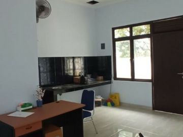 Rumah sederhana 1 lantai Bekasi Lokasi strategis pinggir jalan raya akses 2 mobil
