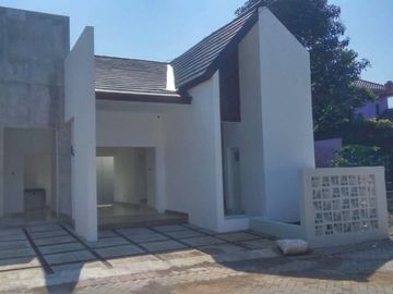 RUMAH MODERN SMART HOME + FURNISHED DEKAT POLRES SLEMAN, PEMDA SLEMAN, SLEMAN CITY HALL, JL MAGELANG