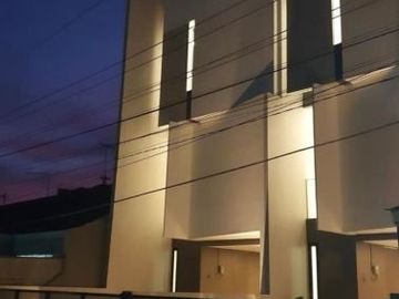 Rumah Sutorejo Timur Brand New Model Minimalis 3 lantai, Furnish