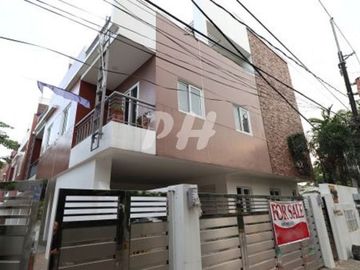 Elegant House and Lot For Sale In Fairview at 7.2M PH995