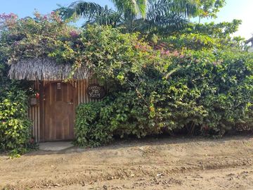 Puerto Lopez - Beach AIRBNB!!!: Se Vende Casa en Zona Rural, Cerca del Mar y Frente al Mar en Puerto Lopez
