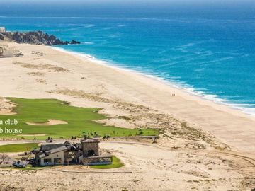 Penthouse en campo de golf, casa club y acceso al mar, en venta Cabo San Lucas.