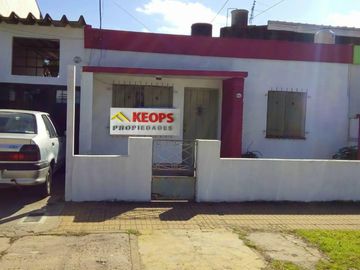 LOTE PROPIO CON 2 PH DE 3 AMBIENTES CON PATIO Y COCHERA, MUNRO