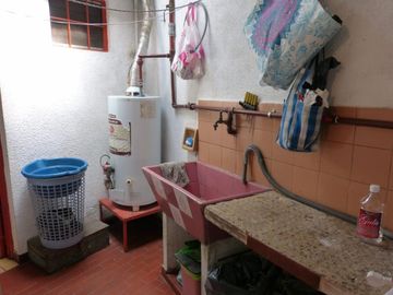 LOTE PROPIO CON 2 PH DE 3 AMBIENTES CON PATIO Y COCHERA, MUNRO