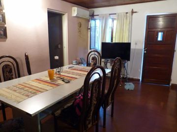 LOTE PROPIO CON 2 PH DE 3 AMBIENTES CON PATIO Y COCHERA, MUNRO