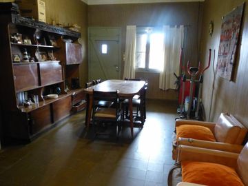 LOTE PROPIO CON 2 PH DE 3 AMBIENTES CON PATIO Y COCHERA, MUNRO