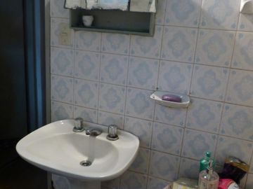 LOTE PROPIO CON 2 PH DE 3 AMBIENTES CON PATIO Y COCHERA, MUNRO
