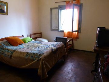 LOTE PROPIO CON 2 PH DE 3 AMBIENTES CON PATIO Y COCHERA, MUNRO