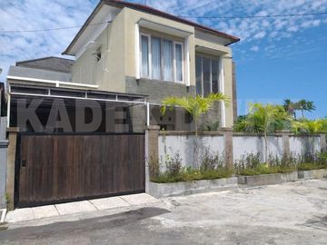 Rumah style villa gunung soputan Mahendradata denpasar
